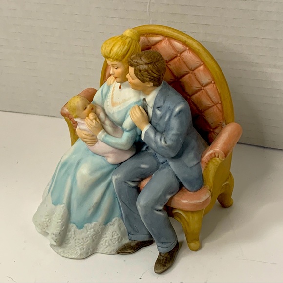 Enesco Treasured Memories “And Baby Makes Three” Figurine vintage 1988 - Picture 3 of 9